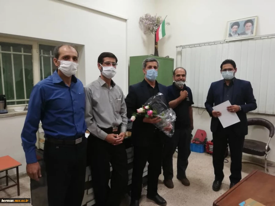 به مناسبت هفته دولت و روز کارمند، رئیس دانشگاه فنی و حرفه ای استان کرمان از تعدادی از کارکنان این دانشگاه تقدیر و تشکر کرد 31