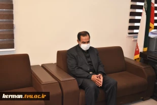 مدیرکل امنیتی و انتظامی استانداری کرمان:
دانشگاه فنی و حرفه ای در راستای رفع فقر اقتصادی و فرهنگی گام برمی‌دارد. 
 2