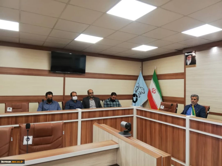 مشاور استاندار کرمان در امور روحانیت و حوزه فرهنگی: 

 هفته دولت هفته ایست مربوط به ملت ایران‌، از این باب که هویت ایران، ملت ایران است 
 2