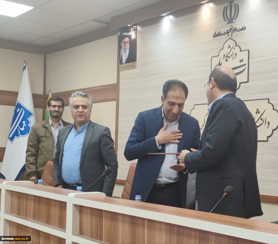 همزمان با هفته پژوهش:
وبینار آنلاین با عنوان " پل دانش و مهارت بسوی کارآفرینی از یاگیری تا خلق ارزش "برگزار شد 2