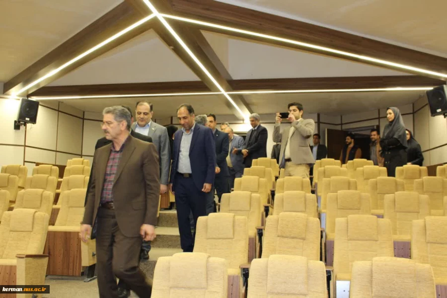همزمان با ایام الله دهه مبارک فجر و با حضور ریاست  دانشگاه ملی مهارت:
افتتاح و بهره برداری از سالن همایش مرکز رشد دانشگاه ملی مهارت واحد استان کرمان 3