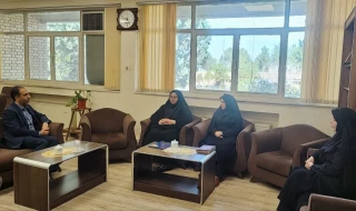 مدیر کل امور بانوان و خانواده استانداری در دیدار با رئیس دانشگاه ملی مهارت واحد استان کرمان مطرح نمود:
بانوان در صنایع امنیت شغلی ندارند و تلاش بر این است تا بانوان نقش مستحکم تری در صنایع ایفا نمایند