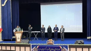 رئیس دانشگاه ملی مهارت واحد استان کرمان در آئین گرامیداشت روز معمار خبر داد:
با انعقاد تفاهم نامه با دهیاری ها در سال جدید از ظرفیت اساتید و دانشجویان برای شرکت در پروژه‌های اجرایی مرتبط با زیباسازی فضای شهری استفاده خواهیم کرد 2