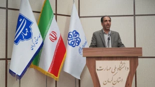 رییس دانشگاه ملی مهارت واحد استان کرمان در جریان برگزاری رویداد انرژی‌های نو و تجدیدپذیر اعلام کرد:  
دانشگاه ملی مهارت، با بهره‌گیری از اساتید مجرب و توانمند، آمادگی کامل برای ارائه آموزش‌های تخصصی، مشاوره، نصب و راه‌اندازی پنل‌های خورشیدی دارد. 3