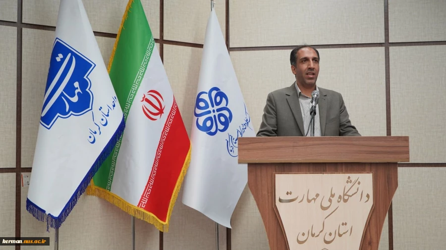 رییس دانشگاه ملی مهارت واحد استان کرمان در جریان برگزاری رویداد انرژی‌های نو و تجدیدپذیر اعلام کرد:  
دانشگاه ملی مهارت، با بهره‌گیری از اساتید مجرب و توانمند، آمادگی کامل برای ارائه آموزش‌های تخصصی، مشاوره، نصب و راه‌اندازی پنل‌های خورشیدی دارد. 3