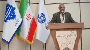 رییس دانشگاه ملی مهارت واحد استان کرمان در جریان برگزاری رویداد انرژی‌های نو و تجدیدپذیر اعلام کرد:  
دانشگاه ملی مهارت، با بهره‌گیری از اساتید مجرب و توانمند، آمادگی کامل برای ارائه آموزش‌های تخصصی، مشاوره، نصب و راه‌اندازی پنل‌های خورشیدی دارد. 3
