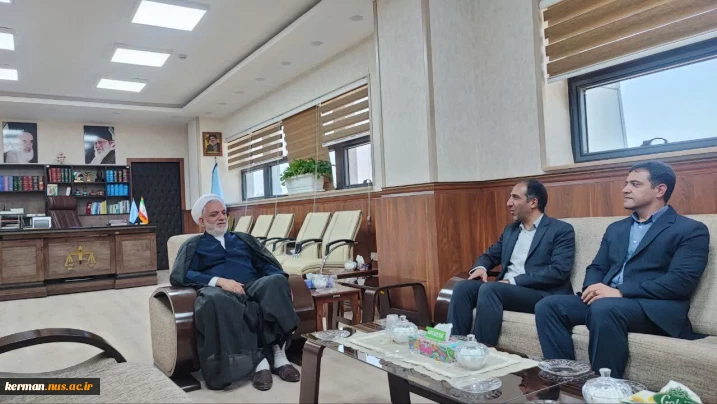 در دیدار صمیمانه رئیس دانشگاه ملی مهارت واحد استان کرمان با رئیس کل دادگستری استان کرمان:
ظرفیت‌های آموزشی، کارگاهی و آزمایشگاهی دانشگاه ملی مهارت واحد استان کرمان و برنامه های آموزش‌های آزاد و خاص این دانشگاه تشریح شد.