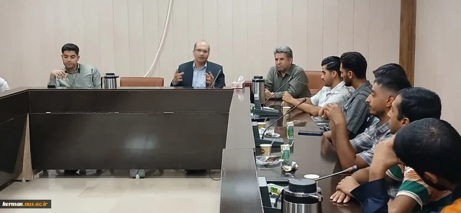 تقدیر از دانشجویان عضو تیم اجرایی رویداد دانش مهارت و فناوری در مرکز رشد دانشگاه ملی مهارت. 2