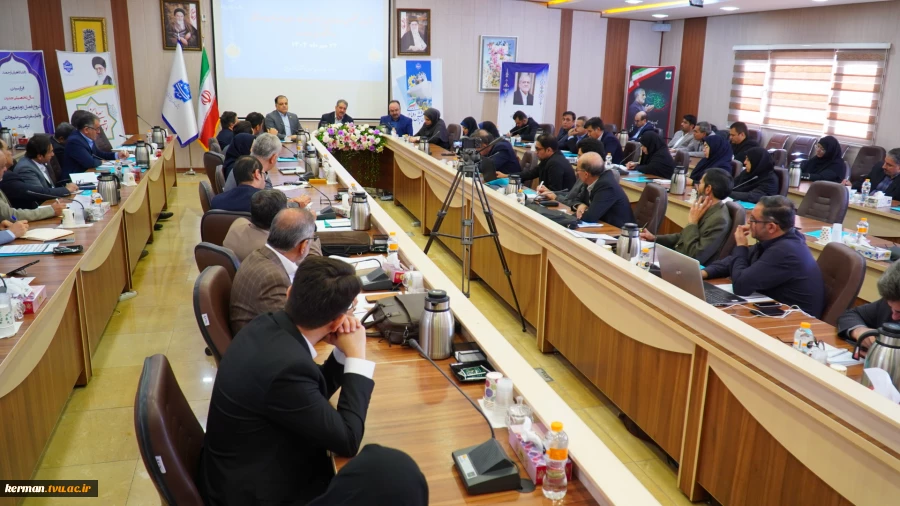 رئیس دانشگاه ملی مهارت در نشست تخصصی معاونان پژوهش و فناوری واحدهای استانی:
تشکیل دبیرخانه مسئولیت‌های اجتماعی برای دانشگاه ملی مهارت یک ضرورت است. 2