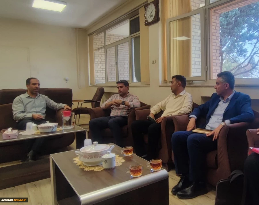 با محوریت توسعه آموزش‌های مهارتی و ارتقای سطح توانمندی نیروی انسانی:
دیدار و گفتگو رئیس دانشگاه ملی مهارت واحد استان کرمان با مشاور عالی و مسئول واحد آموزش مجتمع مس درآلو  2