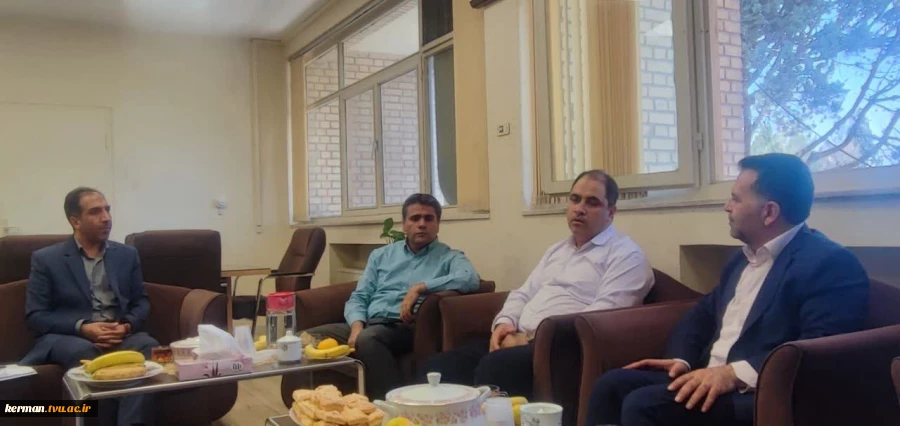 با هدف تربیت نیروی انسانی متخصص و توسعه آموزش های مهارتی در حوزه صنایع:
نشست هم‌افزایی دانشگاه ملی مهارت واحد استان کرمان و هلدینگ آریا فاتح 2