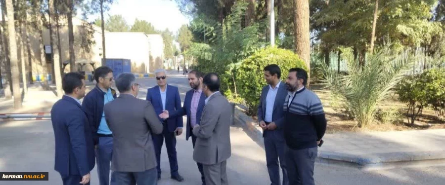 با هدف توسعه همکاری‌ های عمرانی:
نشست مشترک رئیس دانشگاه ملی مهارت واحد استانی کرمان با  شهردار منطقه ۳ 2