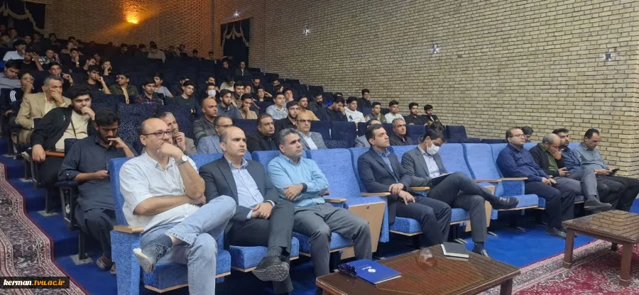 رئیس دانشگاه ملی مهارت واحد استانی کرمان:
 دانشجویان، ولی‌نعمتان  دانشگاه هستند 3