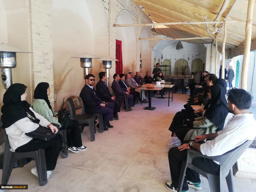 به کوشش انجمن علمی هنر مهراز برگزار شد:
 نشست تخصصی با محوریت خانه های ارزشمند تاریخی شهر کرمان 2