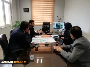 درنشست معاونت فرهنگی و دانشجویی و اعضای دبیرخانه پنجمین جشنواره ملی فرهنگی هنری ذوالفقار با مسئول دفتر طراحی شهرداری مرکزی کرمان: 
محورهای جشنواره فرهنگی هنری ذوالفقار در بخش معماری، بررسی شد. 2