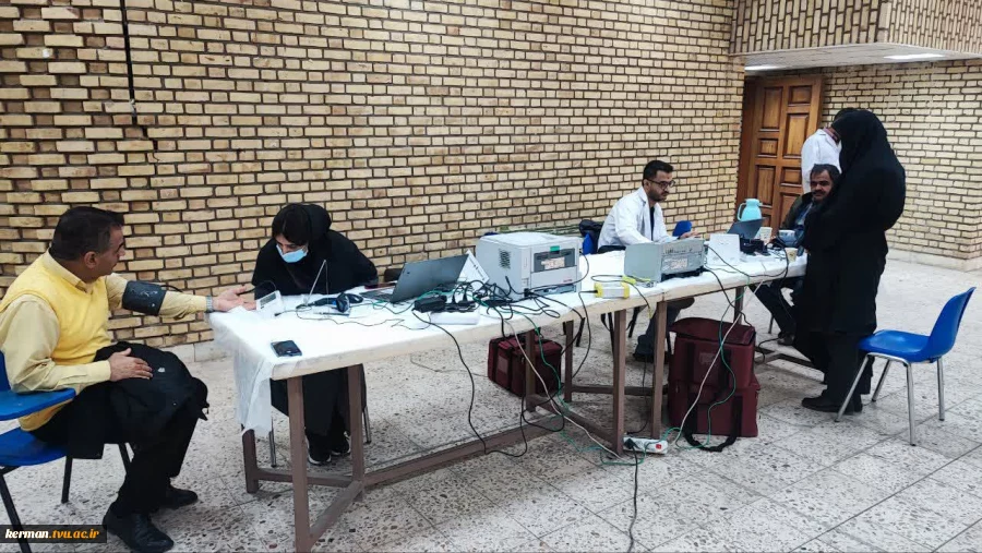 اهدای بیش از ۱۲ هزار cc خون دانشگاهیان دانشکده شهید چمران کرمان به بیماران نیازمند 4
