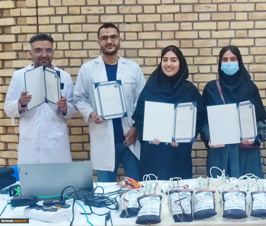 اهدای بیش از ۱۲ هزار cc خون دانشگاهیان دانشکده شهید چمران کرمان به بیماران نیازمند 8