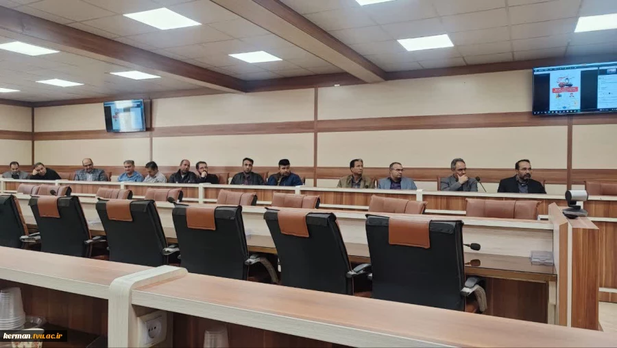 نشست تبیینی گرامیداشت هفته بسیج با حضور جمعی از دانشگاهیان بسیجی دانشگاه ملی مهارت _ واحد استانی کرمان، برگزار شد 3