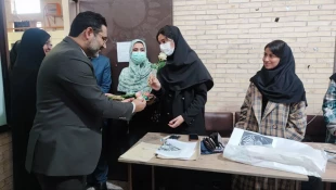 حضور گرم و صمیمانه معاونت فرهنگی و دانشجویی در واحد استانی کرمان؛ تقدیم گل و تبریک فرارسیدن ۱۶ آذر به دانشجویان 7