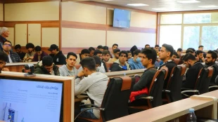 مدیر کل اداره ارتباطات و فناوری اطلاعات استان کرمان در جمع دانشجویان واحد استانی کرمان مطرح نمود:
 دانشجویان دانشگاه ملی مهارت، معماران فردای دیجیتال هستند و آینده در دستان شماست 3