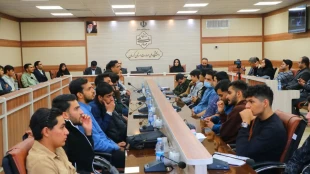 مدیر کل اداره ارتباطات و فناوری اطلاعات استان کرمان در جمع دانشجویان واحد استانی کرمان مطرح نمود:
 دانشجویان دانشگاه ملی مهارت، معماران فردای دیجیتال هستند و آینده در دستان شماست 3