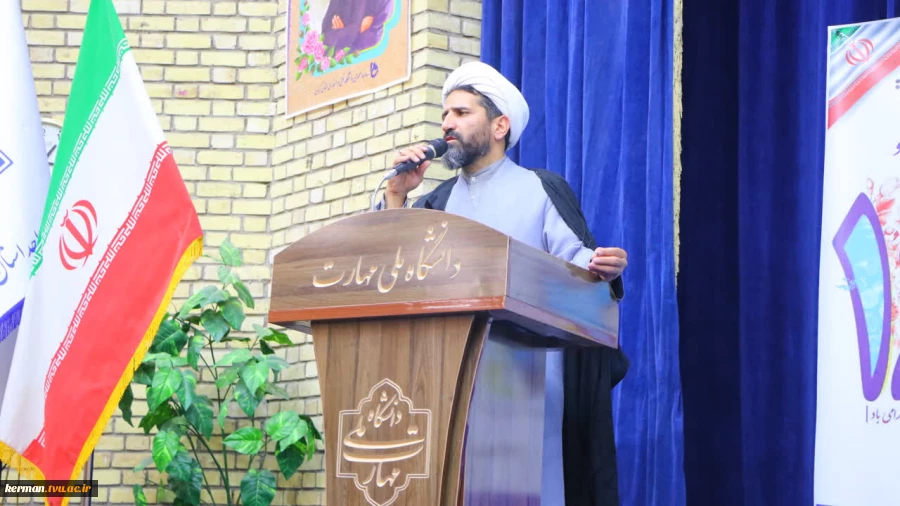 رئیس دانشگاه ملی مهارت واحد استانی کرمان در آئین بزرگداشت روز دانشجو عنوان کرد :
 دانشجویان آینده سازان و نقش آفرینان فردای کشورند / درخشش دانشکده شهید چمران کرمان در بین ۱۸۳ مرکز ملی مهارت 2
