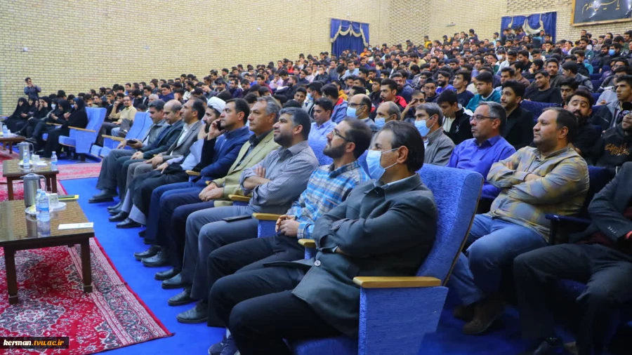 رئیس دانشگاه ملی مهارت واحد استانی کرمان در آئین بزرگداشت روز دانشجو عنوان کرد :
 دانشجویان آینده سازان و نقش آفرینان فردای کشورند / درخشش دانشکده شهید چمران کرمان در بین ۱۸۳ مرکز ملی مهارت 2
