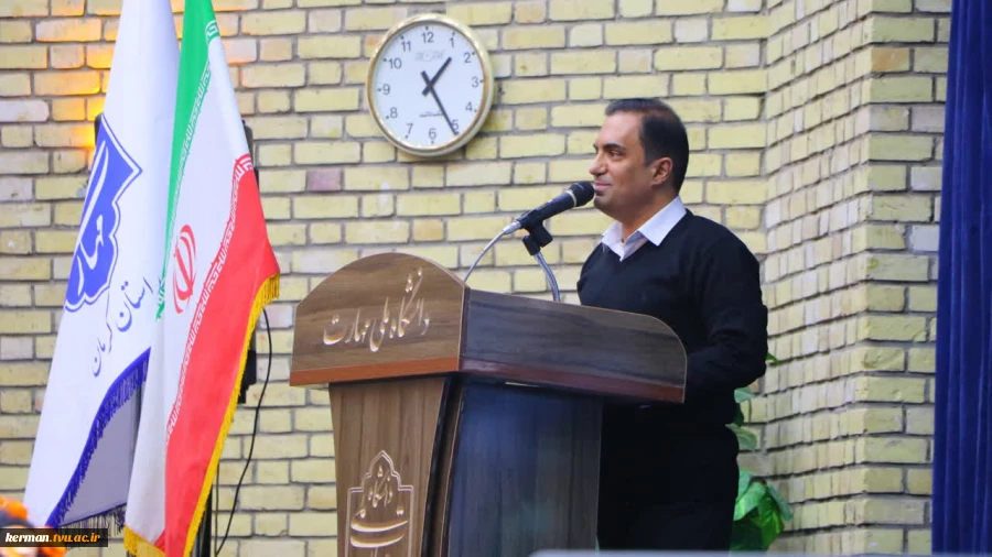 رئیس دانشگاه ملی مهارت واحد استانی کرمان در آئین بزرگداشت روز دانشجو عنوان کرد :
 دانشجویان آینده سازان و نقش آفرینان فردای کشورند / درخشش دانشکده شهید چمران کرمان در بین ۱۸۳ مرکز ملی مهارت 2