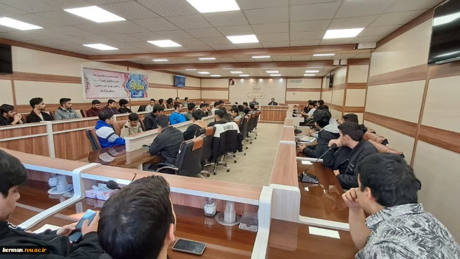 با هدف ارتقای مهارت‌ و آشنایی با ابزارهای هوش مصنوعی در تولید محتوا برگزار شد:
کارگاه تولید محتوا با هوش مصنوعی در دانشگاه ملی مهارت واحد استانی کرمان 2