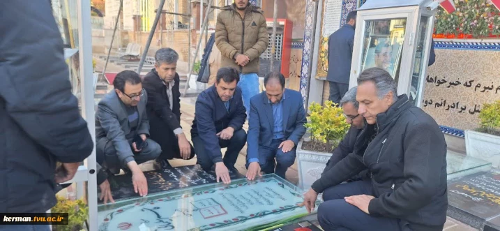 در آستانه ششمین سالگرد شهادت سردار دلها:
ادای احترام دانشگاهیان دانشگاه ملی مهارت واحد استانی کرمان به مقام شامخ شهید حاج قاسم سلیمانی