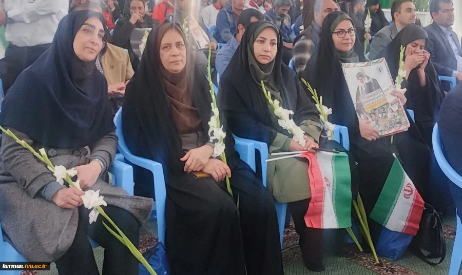 همزمان با سالروز ورود حضرت امام (ره) به میهن اسلامی:
مراسم بزرگداشت 12 بهمن در دیار مقاومت، برگزار شد 2
