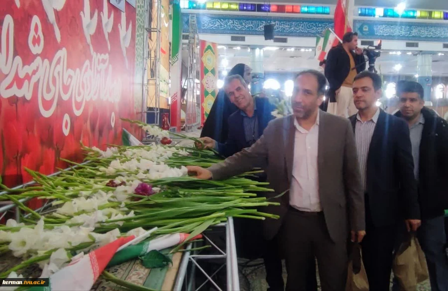 همزمان با سالروز ورود حضرت امام (ره) به میهن اسلامی:
مراسم بزرگداشت 12 بهمن در دیار مقاومت، برگزار شد 2