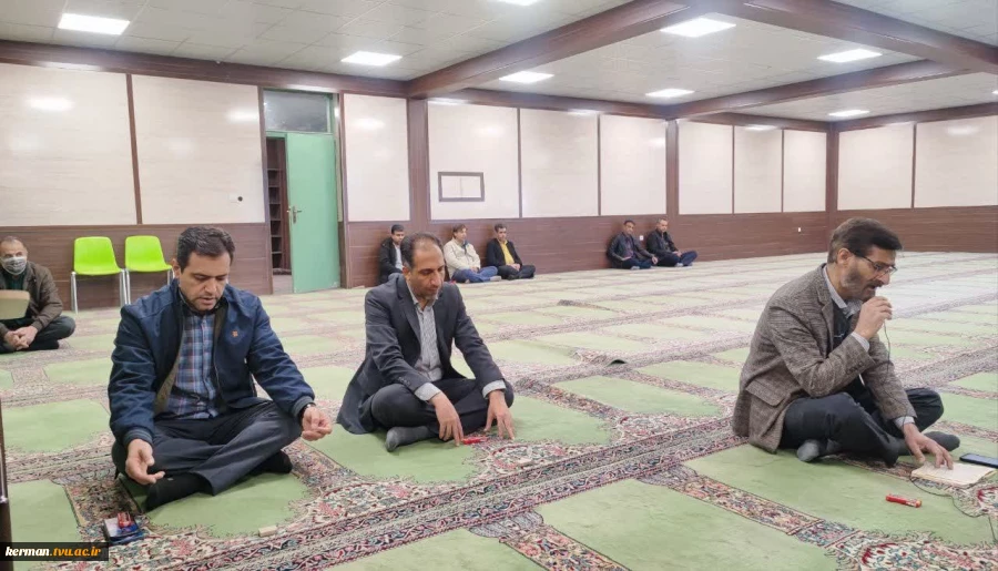 برگزاری مراسم قرائت زیارت عاشورا در دانشکده شهید چمران کرمان 3