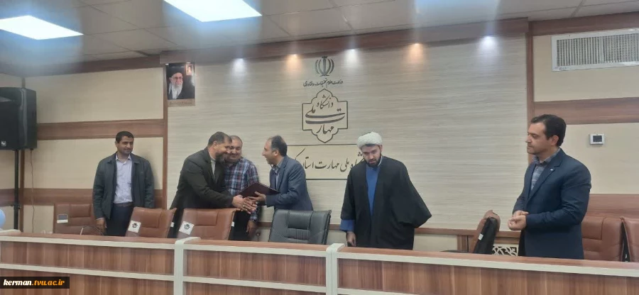 در آستانه چهل و هفتمین بهار پیروزی انقلاب اسلامی برگزار شد:
جشن گرامیداشت ایام ا... دهه فجر 5