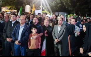 در پنجاه و هشتمین شب از  شب‌های حماسی:
حضور دانشگاهیان واحد استانی کرمان در اجتماع پرشور دانشگاهیان دیار کریمان به منظور گرامیداشت دهه کرامت و تجدید میثاق با ولایت 2