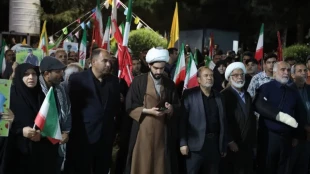 در پنجاه و هشتمین شب از  شب‌های حماسی:
حضور دانشگاهیان واحد استانی کرمان در اجتماع پرشور دانشگاهیان دیار کریمان به منظور گرامیداشت دهه کرامت و تجدید میثاق با ولایت 2