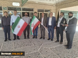 با حضور رئیس واحد استانی کرمان،  فرمانده و جانشین حوزه بسیج شهید چمران ادارات شهرستان کرمان:
ارسال آب‌های جمع‌آوری‌شده در پویش نذر آب به رزمندگان اسلام 3