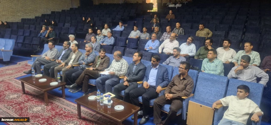 با حضور رئیس واحد استانی کرمان، فرمانده و جانشین حوزه بسیج شهید چمران ادارات شهرستان کرمان برگزار شد:
 کارگاه آموزشی اسلحه‌ شناسی 2