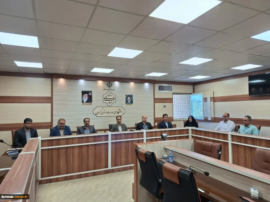با  حضور رئیس  ناتک استان کرمان برگزار شد:
نشست کمیته استانی نظارت، ارزیابی و تضمین کیفیت در واحد استانی کرمان 2