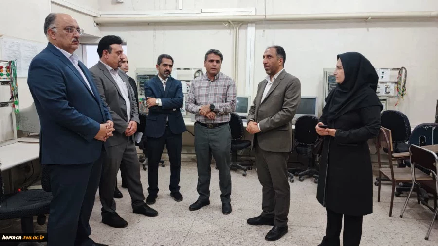 در راستای استفاده بهینه از ظرفیت‌های استان کرمان برای توسعه اشتغال مهارت‌محور و گسترش آموزش‌های مهارتی صورت پذیرفت:
نشست مشترک رئیس واحد استانی کرمان با مدیرکل آموزش فنی و حرفه‌ای استان و مسئول توسعه مهارت دفتر سرمایه‌گذاری و اشتغال استانداری کرمان 2