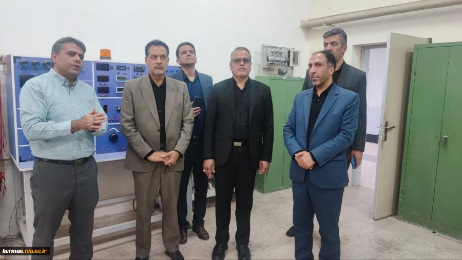در راستای محرومیت‌زدایی و توانمندسازی خانواده‌های تحت حمایت و پنج دهک پایین درآمدی جامعه صورت پذیرفت:
امضای تفاهم‌نامه همکاری دانشگاه ملی مهارت واحد استانی کرمان و کمیته امداد امام خمینی (ره)  2