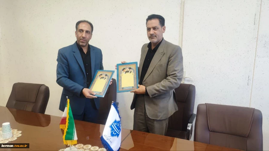 در راستای محرومیت‌زدایی و توانمندسازی خانواده‌های تحت حمایت و پنج دهک پایین درآمدی جامعه صورت پذیرفت:
امضای تفاهم‌نامه همکاری دانشگاه ملی مهارت واحد استانی کرمان و کمیته امداد امام خمینی (ره) 2