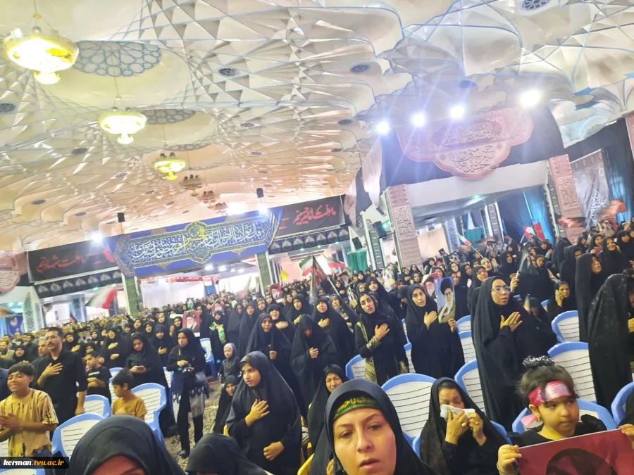 همزمان با آئین وداع با پیکر مطهر رهبر شهید انقلاب؛
حضور دانشگاهیان دانشگاه ملی مهارت واحد استانی کرمان در ویژه‌برنامه آقای شهید ایران و تجدید میثاق با آرمان‌ های والای رهبر شهید انقلاب 2