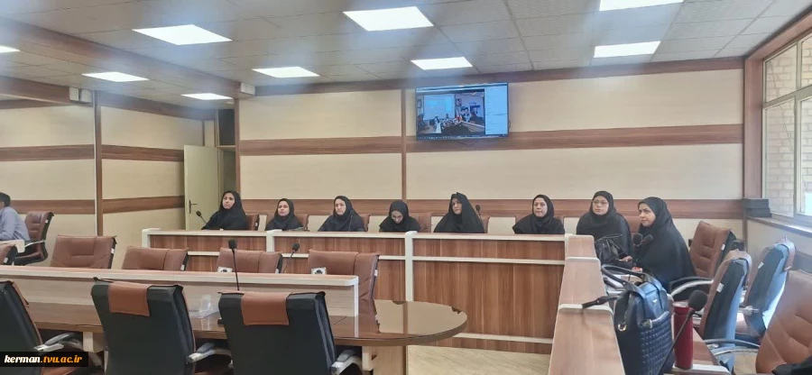 با حضور برخط رئیس دانشگاه ملی مهارت: 
مراسم افتتاحیه دوره معرفتی، دانش‌افزایی و توانمندسازی اعضای هیئت‌علمی (ضیافت اندیشه) دانشگاه ملی مهارت، همزمان با ۱۱ استان کشور در واحد استانی کرمان  برگزار شد. 2