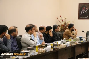 معاون امنیتی و انتظامی استاندار کرمان در دیدار با معاون فرهنگی و دانشجویی دانشگاه ملی مهارت، رئیس دانشگاه ملی مهارت واحد استانی کرمان و اعضای هیئت علمی:
دانشگاهیان فرماندهان میدان جنگ نرم هستند 2