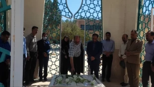 در اولین روز از هفته دفاع مقدس برگزار شد:
آئین غبارروبی و عطرافشانی یادمان شهدای گمنام دانشگاه ملی مهارت واحد استانی کرمان 2