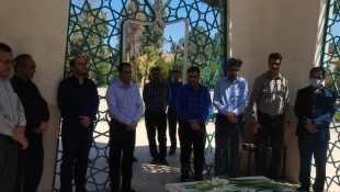 در اولین روز از هفته دفاع مقدس برگزار شد:
آئین غبارروبی و عطرافشانی یادمان شهدای گمنام دانشگاه ملی مهارت واحد استانی کرمان 2
