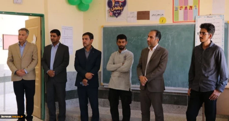 رئیس واحد استانی کرمان در نشست با دانشجویان جهادگر بر تداوم فعالیت‌های جهادی و بهره‌گیری از ظرفیت مهارتی دانشجویان تأکید کرد 6