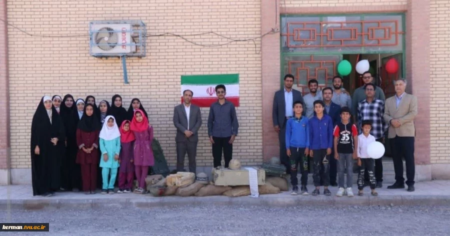 رئیس واحد استانی کرمان در نشست با دانشجویان جهادگر بر تداوم فعالیت‌های جهادی و بهره‌گیری از ظرفیت مهارتی دانشجویان تأکید کرد 7