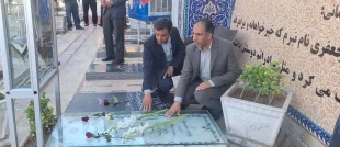 به مناسبت گرامیداشت هفته دفاع مقدس:
ادای احترام دانشگاهیان ملی مهارت واحد استانی کرمان به مقام شامخ شهدا 2